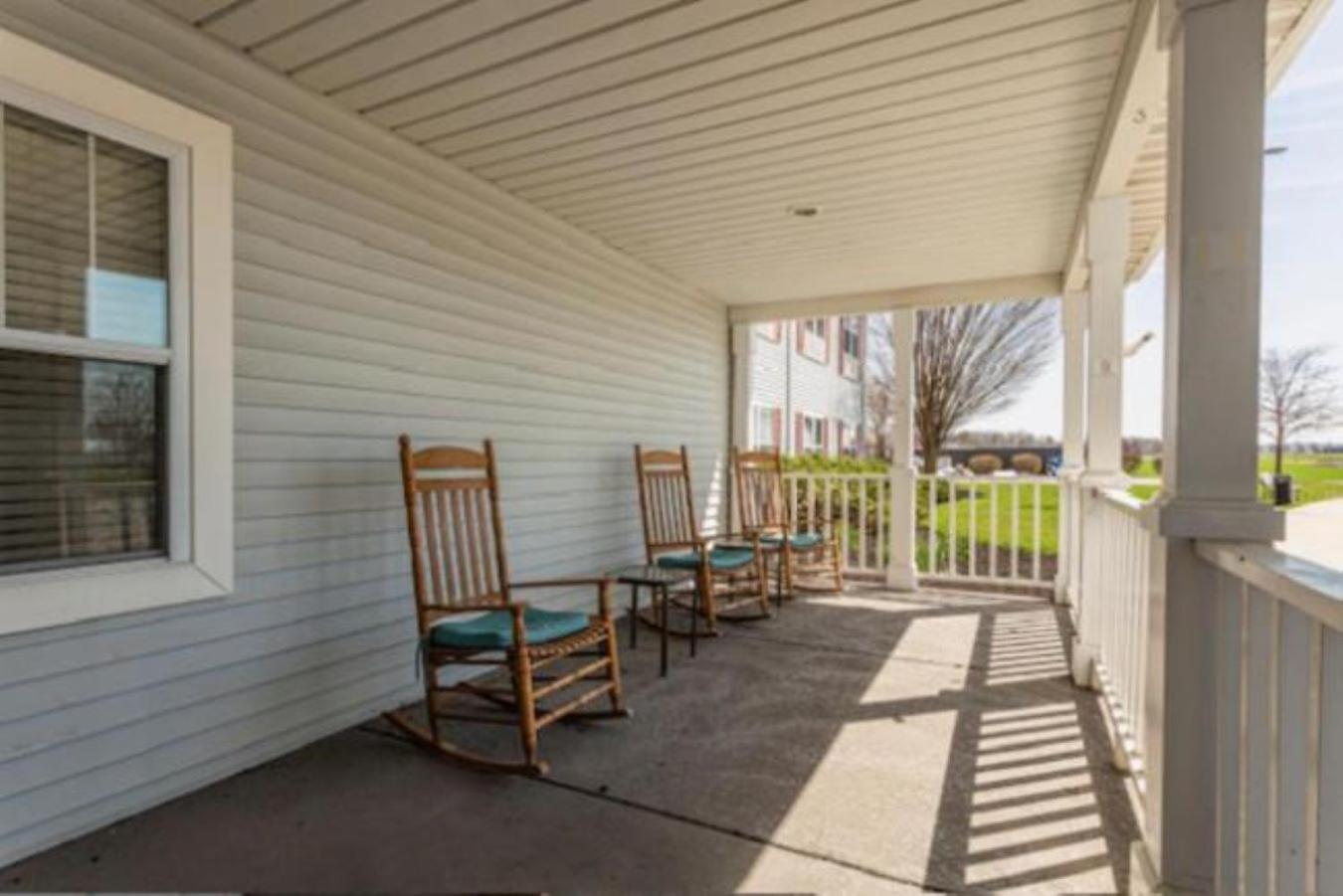 Lancaster Inn & Suites Manheim Esterno foto