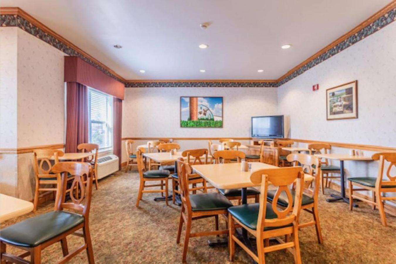 Lancaster Inn & Suites Manheim Esterno foto