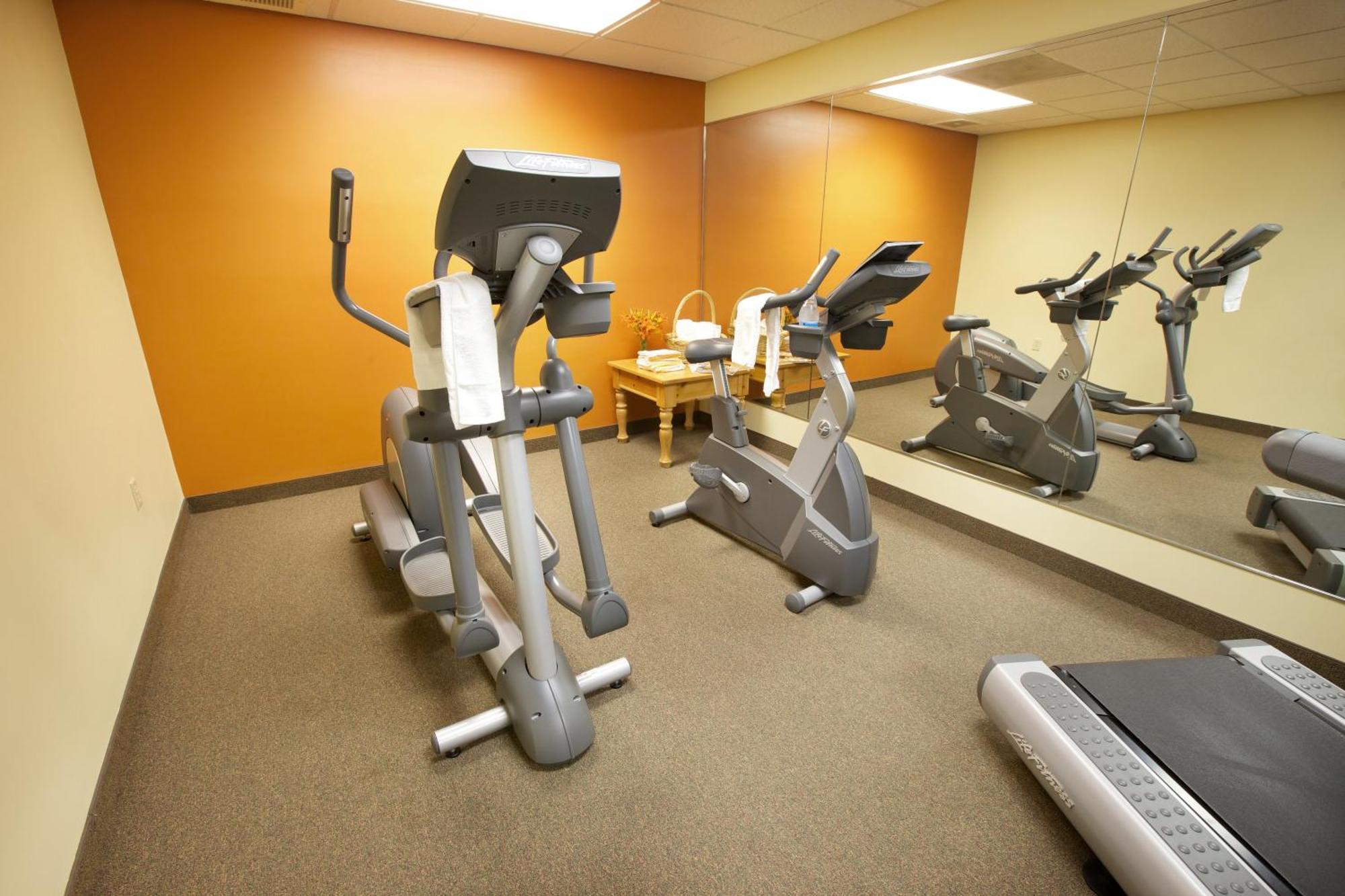 Lancaster Inn & Suites Manheim Esterno foto