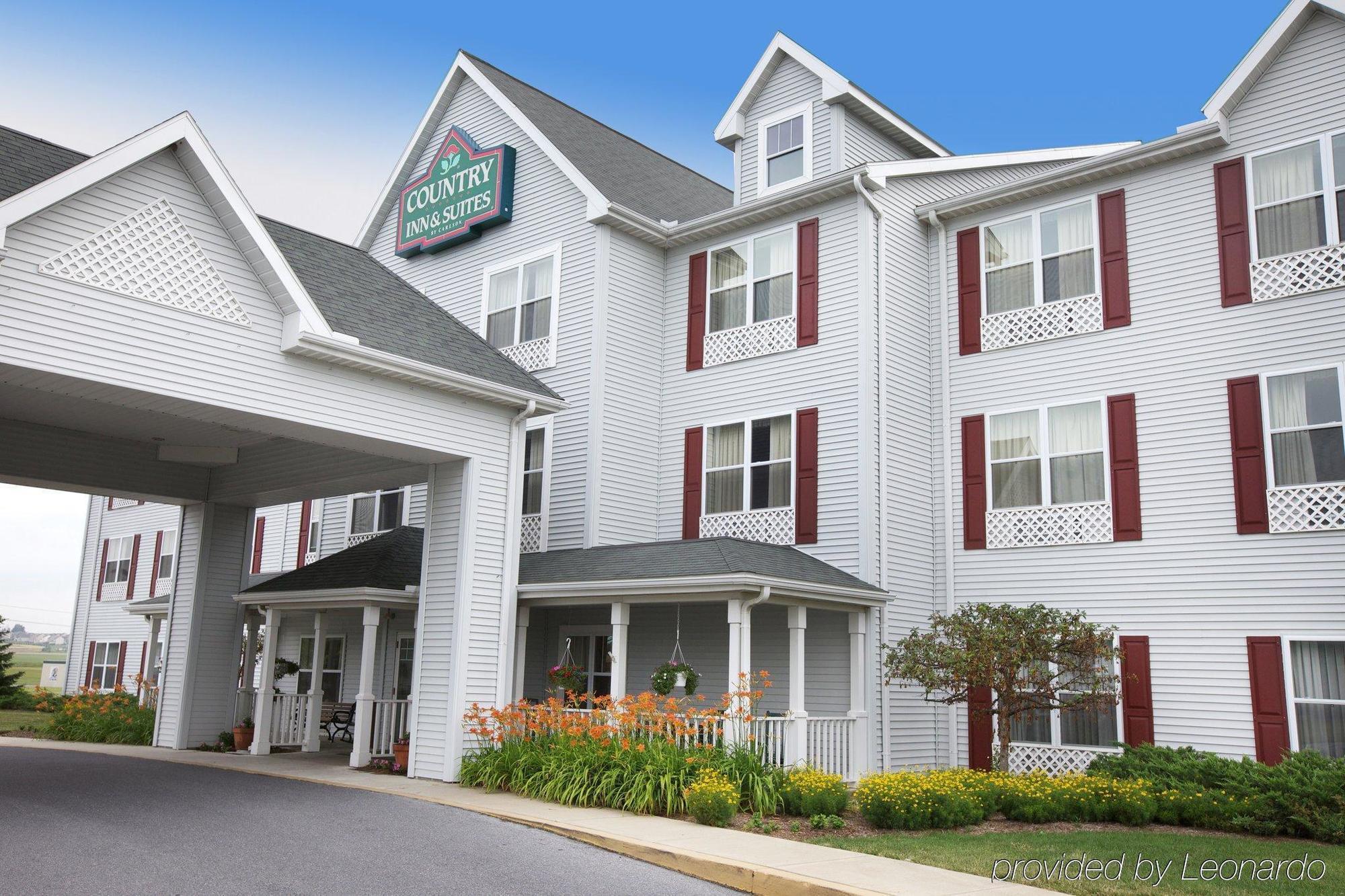 Lancaster Inn & Suites Manheim Esterno foto