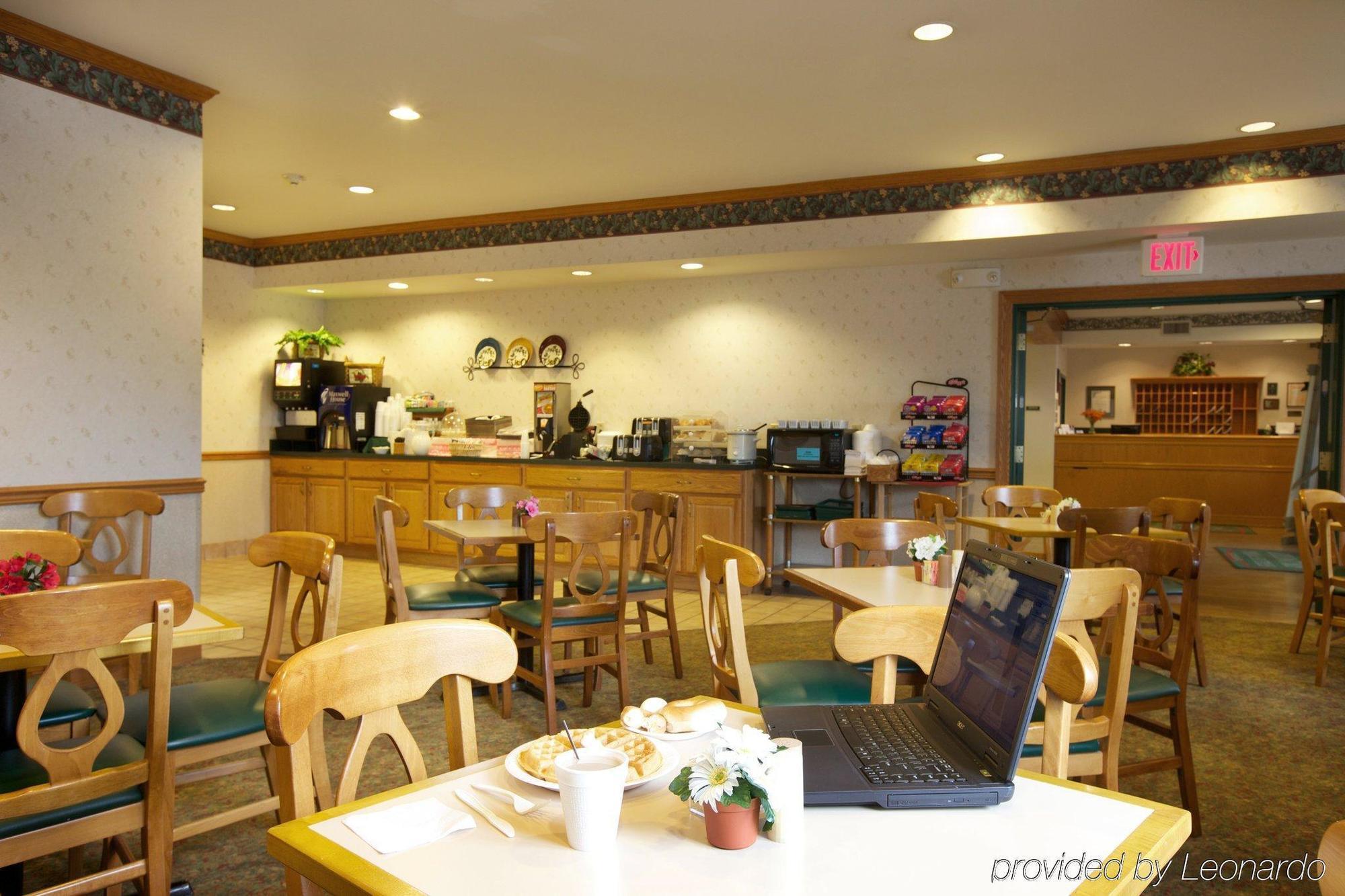 Lancaster Inn & Suites Manheim Esterno foto