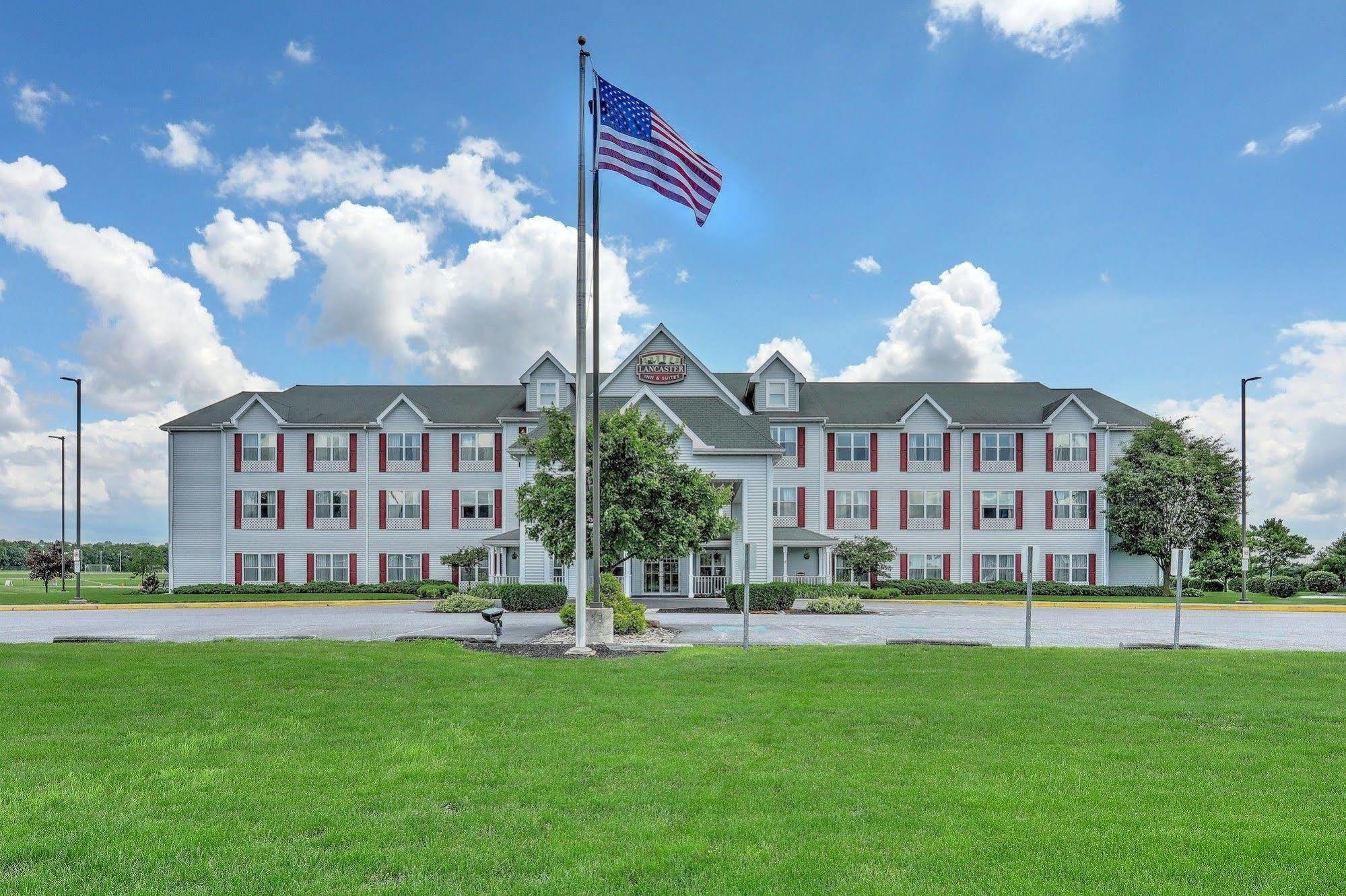 Lancaster Inn & Suites Manheim Esterno foto