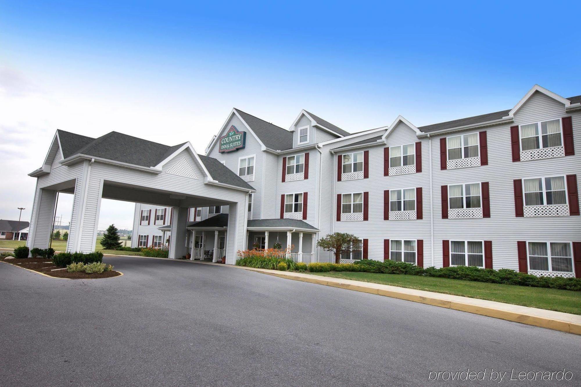 Lancaster Inn & Suites Manheim Esterno foto